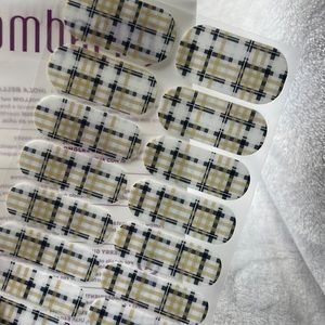 Jamberry Nail Wraps - Mad for Plaid